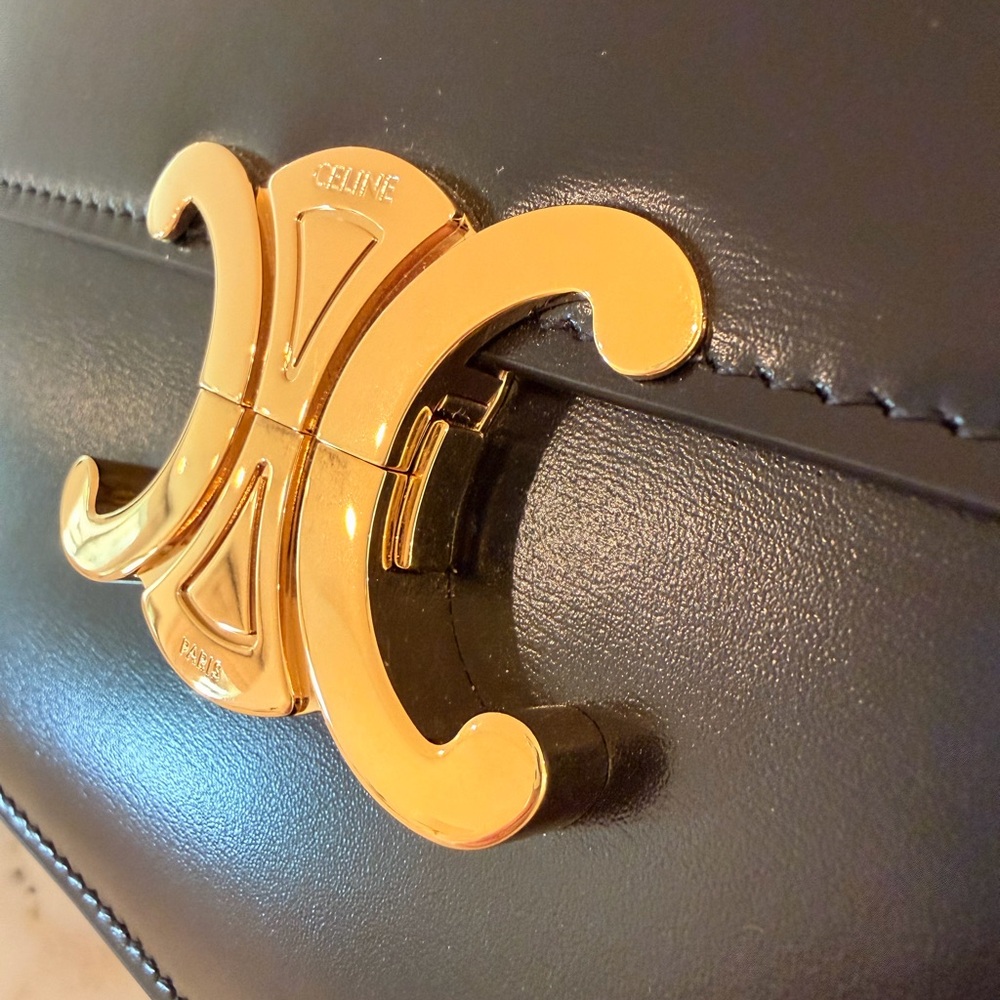 Celine Classique Triomphe bag in Shiny Calfskin with Gold Hardware - Picture 7 of 16